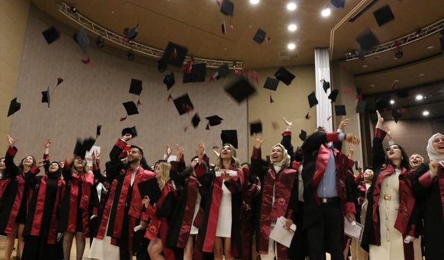 Konya Gıda ve Tarım Üniversitesi'nde mezuniyet coşkusu