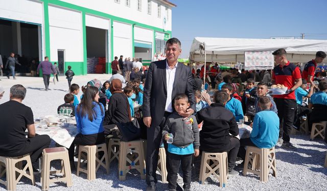 Talha Uzer’den Çifte Açılış: Binlerce Kişi Akın Etti