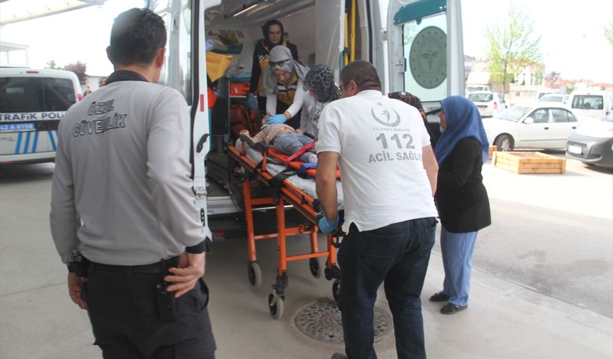 Konya'da üçüncü kattaki evin penceresinden düşen 3 yaşındaki çocuk yaralandı