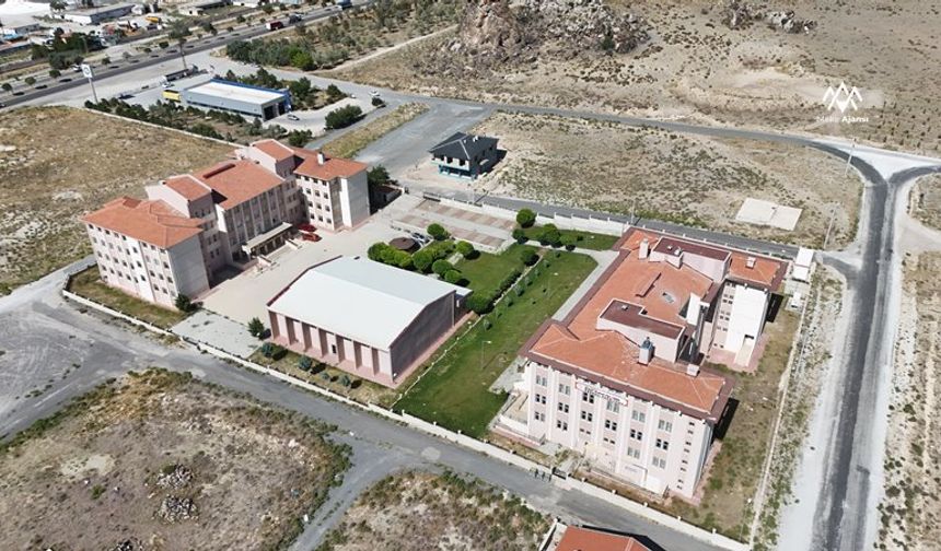 Karapınar'daki Murat Kurum Fen Lisesi Öğrencileri Cezbediyor