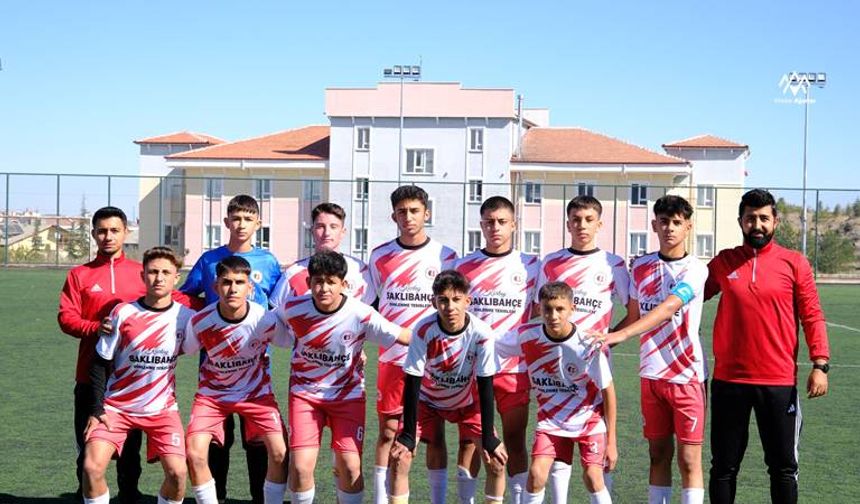 Konya'da U16 Maçında Karapınar Esnaf Spor'un Farklı Galibiyeti