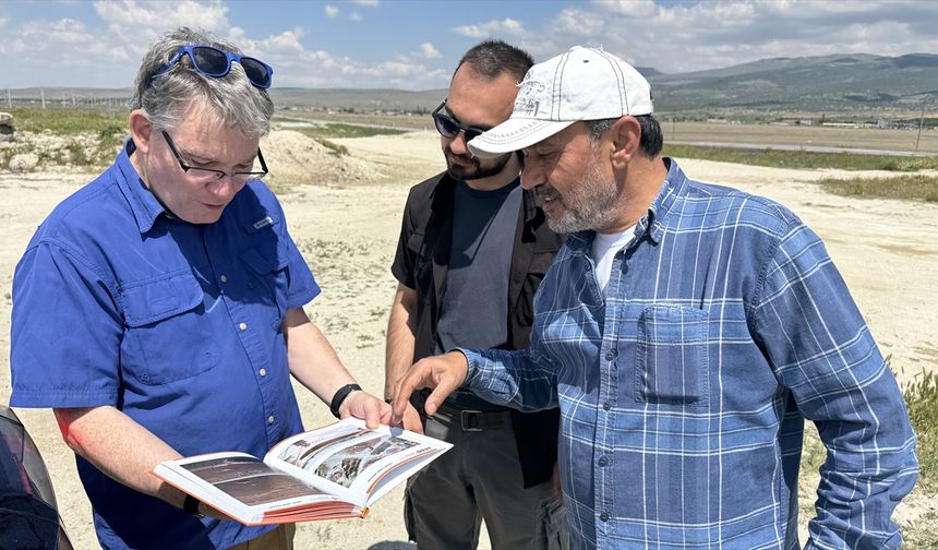 ABD'li hidrojeoloji uzmanı Prof. Dr. Fryar Konya'daki obrukları inceledi: