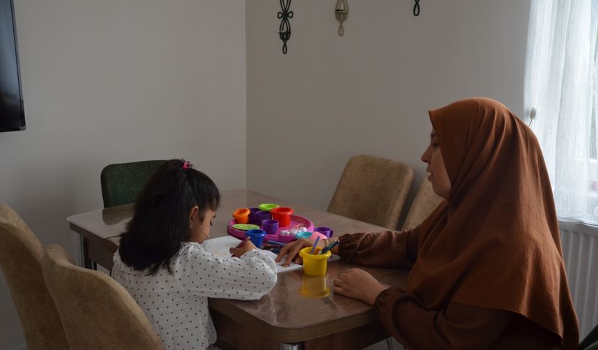 Annesini doğumda kaybeden Meryem, koruyucu ailesinin "en özel" çocuğu oldu