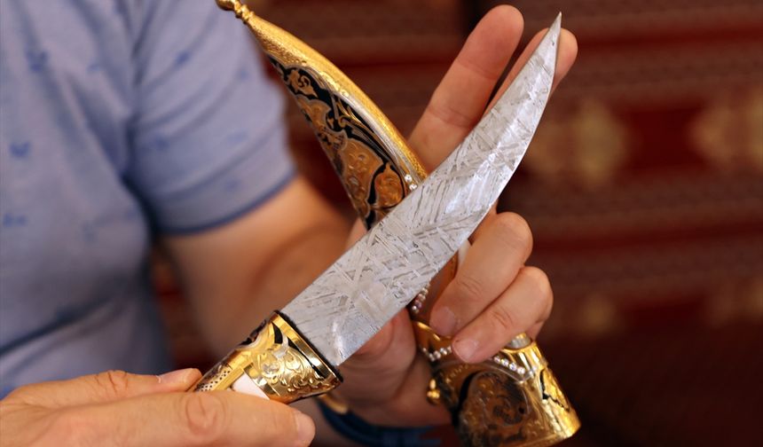 Konya'da gök taşından takı ve bıçak üreten girişimci hobisini sektöre taşıyor