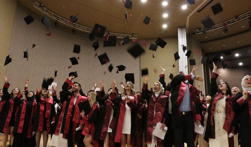 Konya Gıda ve Tarım Üniversitesi'nde mezuniyet coşkusu