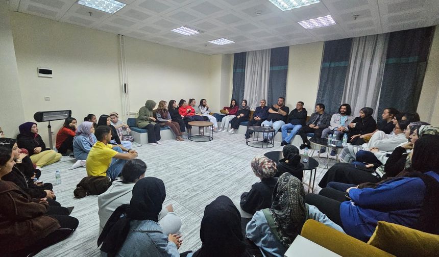 Konya’nın Karapınar ilçesinde KYK Sultan Veled Yurdu’nda hasbihal programı