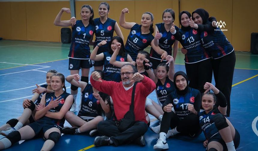 Karapınar'da Liseler Arası Kız Voleybol Turnuvası Heyecanı!