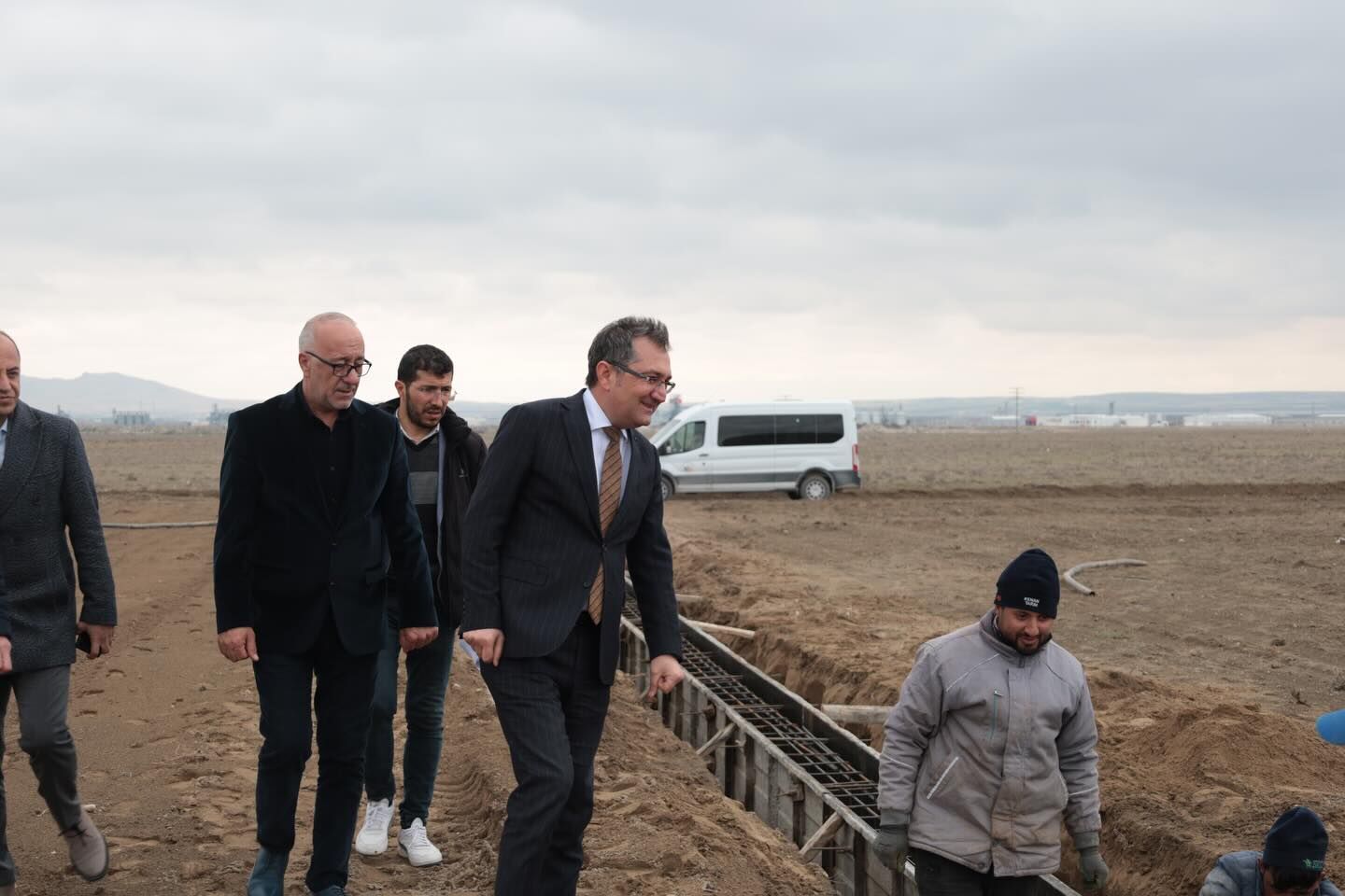 657921337 17953549956102050 3936920634592081985 N